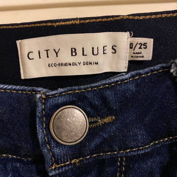 Jeans - Picture 2 of 3